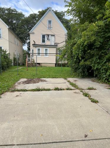 2630 18th St, Milwaukee WI  53206-2048 exterior