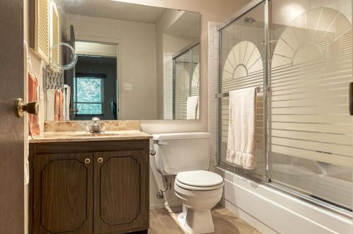 12079 Craig Vw Dr, Saint Louis MO 63146-5211 exterior