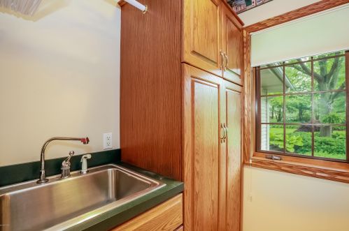 2425 58 St, Fennville MI 49408-8417 exterior