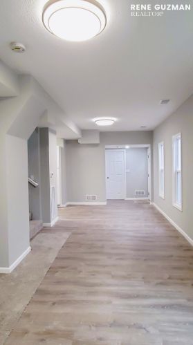 608 Vries St, Grand Rapids, MI 49503-8115