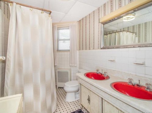 432 6th Ave, Mount Vernon NY 10550-1120 exterior