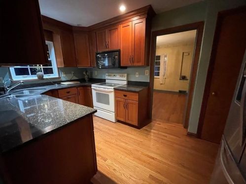 121 Sycamore Dr, Pittsburgh PA 15235-1965 exterior