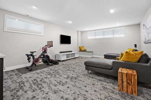 2026 Superior St, Chicago IL 60612-1313 exterior