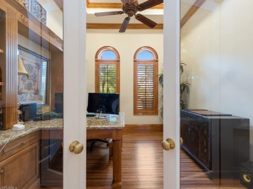 3852 Isla Del Sol Way, Naples FL 34114-9485 exterior