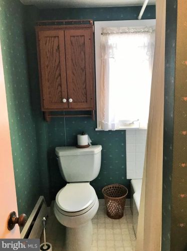 213 Henry St, Pottstown PA 19464-4831 exterior