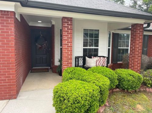 2753 Newtons Crest Cir, Lithonia, GA 30078-6942