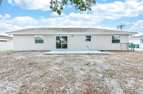 5301 21 Pl, Naples FL 34116-6863 exterior