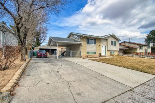 3728 Atmore Rd, Taylorsville UT 84084-1401 exterior