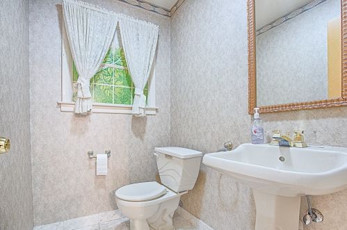 4668 Devon Ave, Chicago IL 60712-4420 exterior