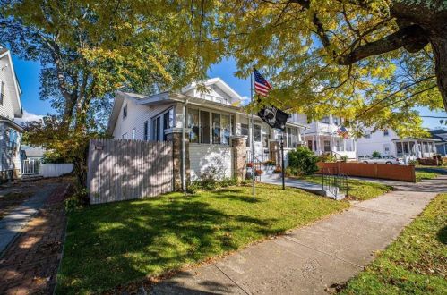 37 Modena Ave, Providence, RI 02908-2012