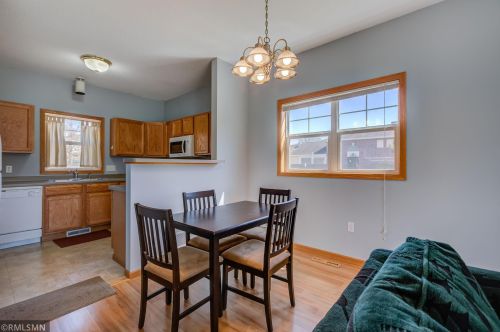 1141 Barclay St, Saint Paul MN 55106-1202 exterior