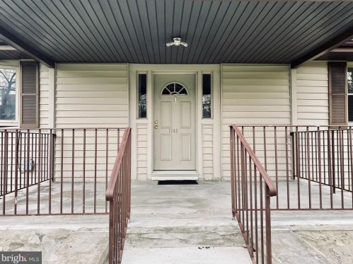 1142 Lower Ferry Rd, Trenton NJ  08618-1830 exterior