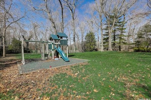 69 Kendrick Ln, Huntington Station NY 11746-7829 exterior