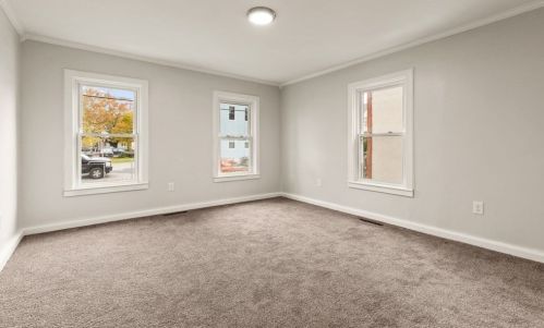 27 Un St, Taunton MA 02780-3312 exterior