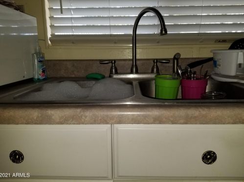 1705 Charleston Ave, Phoenix AZ 85023-1218 exterior