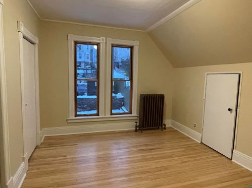 2209 3 St, Duluth MN 55805-1856 exterior