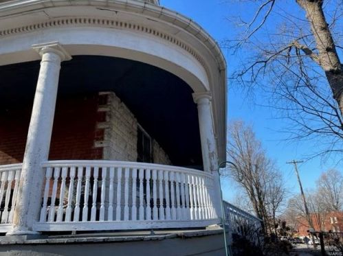 5530 Etzel Ave, Saint Louis MO 63112-3402 exterior