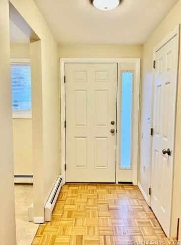 36 Irving St, Manchester CT  06042-3030 exterior