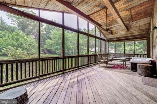 5217 Mitchell St, Alexandria VA 22312-2124 exterior