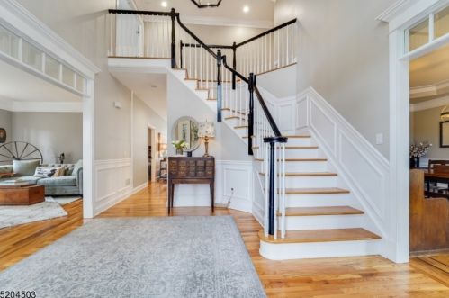 68 Fairmount Ave, Chester, NJ 07930-2611