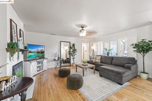 140 Roslyn Dr, Concord CA 94518-1234 exterior