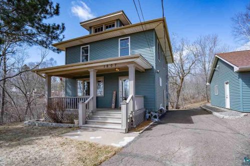 1807 Springvale Rd, Duluth MN 55811-3151 exterior