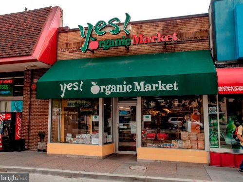 2710 Macomb St, Washington DC  20008-5067 exterior