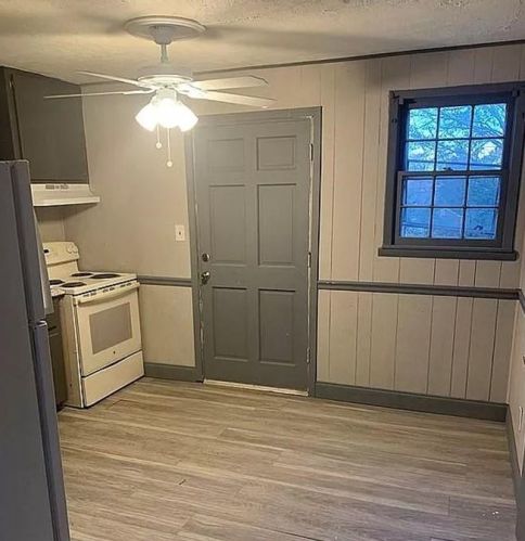 1756 Lisbon Dr, Atlanta GA  30310-4733 exterior