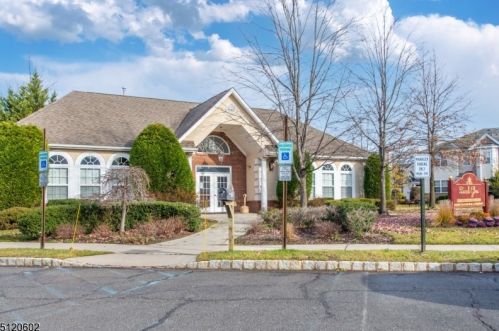 181 Sunshine Dr, Piscataway NJ  08854-2270 exterior