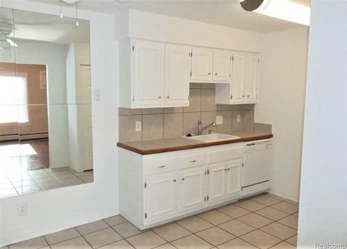 739 Maple Rd, Clawson MI  48017-1184 exterior