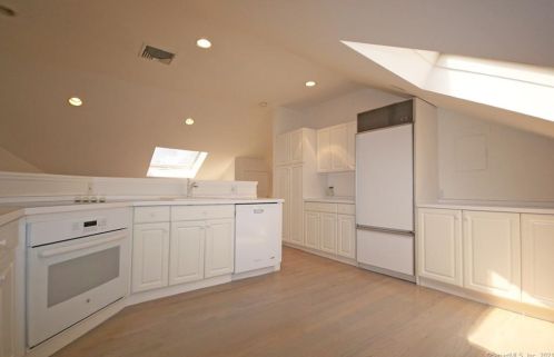 965 Post Rd, Westport CT  06880-5355 exterior