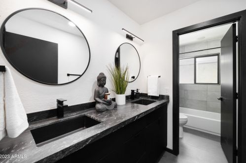 6264 31st Way, Phoenix AZ  85016-2327 exterior