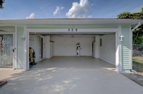 509 Floresta Dr, Fort Pierce FL  34983-8613 exterior