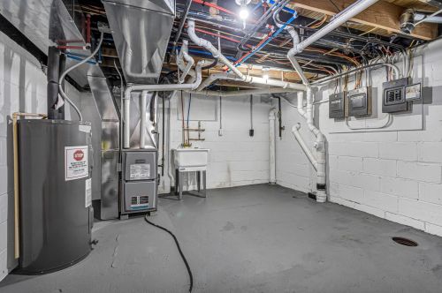 1411 Potter Ave, Milwaukee WI 53207-2115 exterior