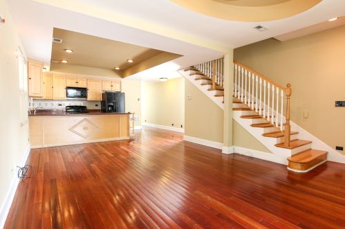 2245 Cullerton St, Chicago, IL 60608-2521