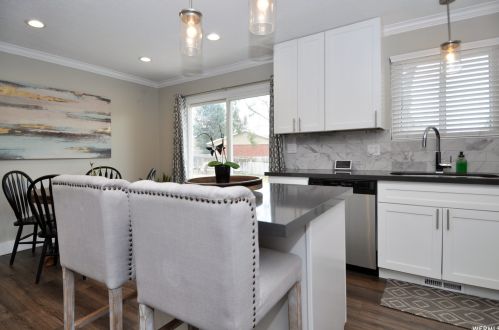 1060 Fallbrook Way, Sandy UT 84094-0719 exterior