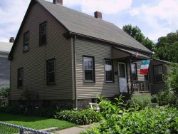 26 Carleton St, Newton, MA 02458-1604