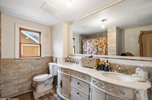 220 18 Ave, Broadview IL 60155-2933 exterior