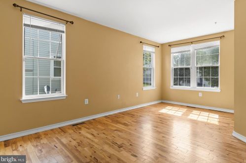 1813 Tobias Dr, Washington DC 20020-2955 exterior