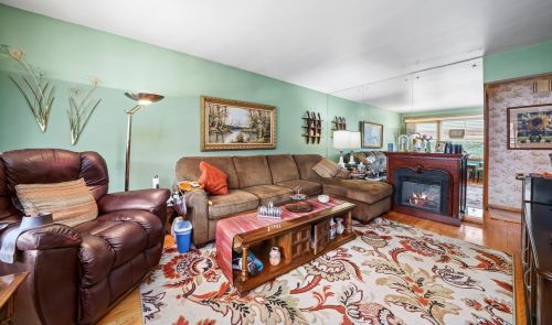 5401 Komensky Ave, Chicago, IL 60632-4235