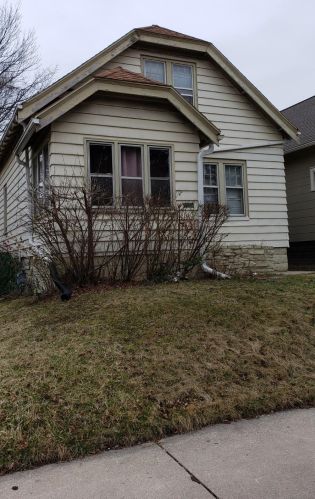 4962 37th St, Milwaukee, WI 53221-2529