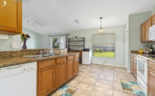 2390 Beechwood Ter, Fort Pierce FL 34952-7302 exterior