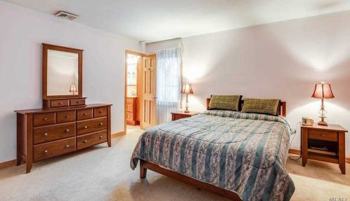 178 Burr Rd, Commack NY 11725-1809 exterior