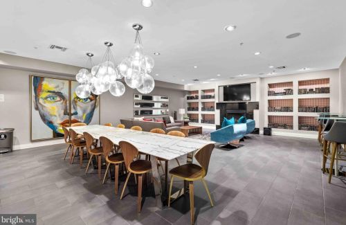 2001 12th St, Washington DC 20009-4574 exterior