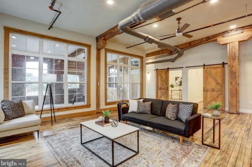 220 Prince St, Lancaster PA 17603-5878 exterior