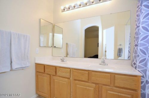 10070 Paseo San Rosendo, Tucson AZ 85747-5044 exterior