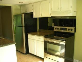 1504 Heritage Hill Dr, Richmond VA  23238-4306 exterior