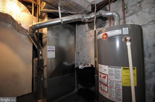 29 Roland Rd, Chester PA 19015-3051 exterior