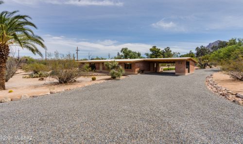 980 Comobabi Dr, Tucson, AZ 85704-3229