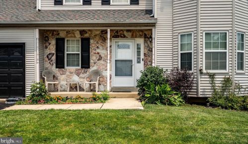 706 Springton Cir, Chester, PA 19014-3025